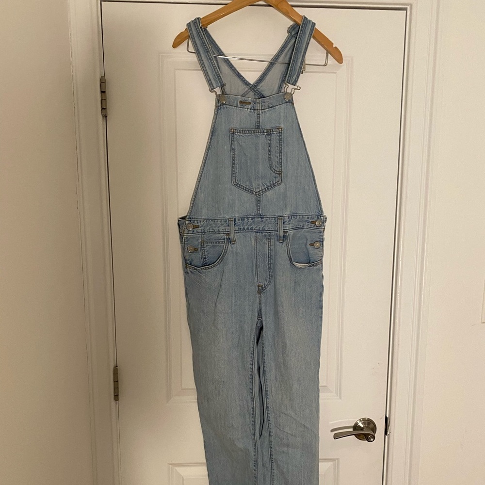 Size M Levi Overalls